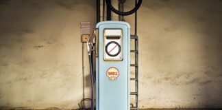 Czy na ryczałcie można odliczyć VAT za paliwo?